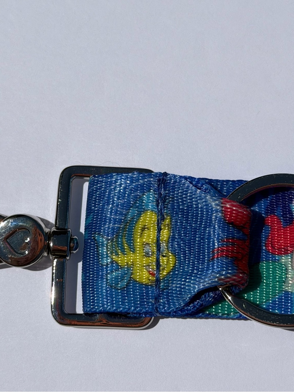 Harveys Seatbelt The Little Mermaid Ariel & Flounder Click N Go CNG Keychain - Picture 8 of 14